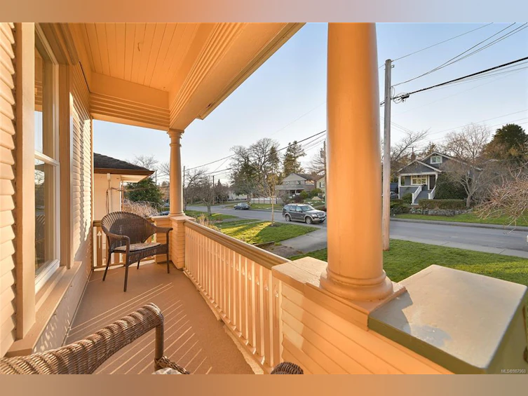 2715 Asquith Street, Victoria, BC, V8R 3Y6 - 16