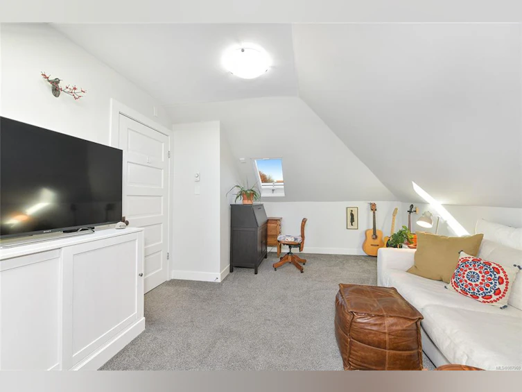 2715 Asquith Street, Victoria, BC, V8R 3Y6 - 28