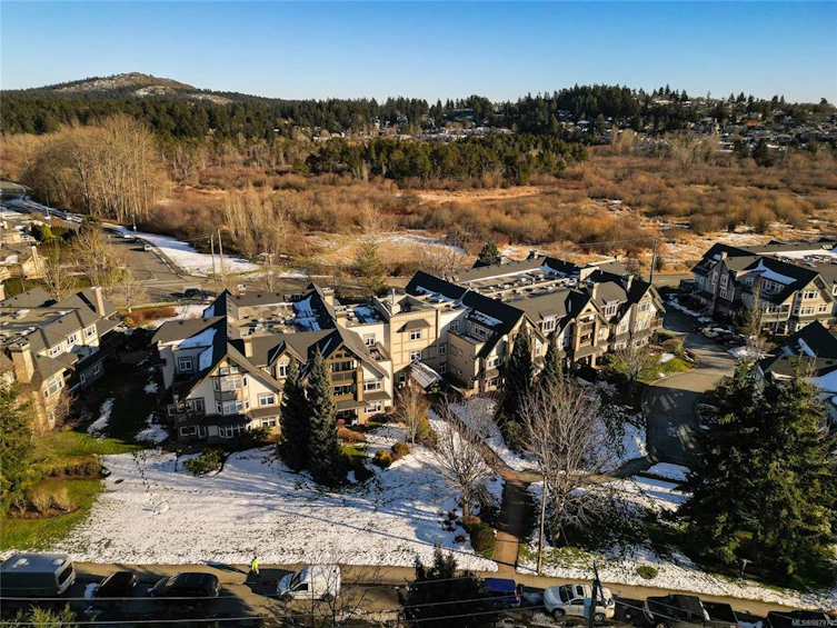 337-4490 Chatterton Way, Saanich, BC, V8X 5H7 - 44