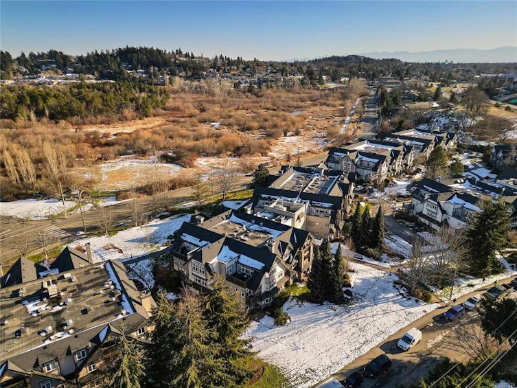 337-4490 Chatterton Way, Saanich, BC, V8X 5H7 - 45