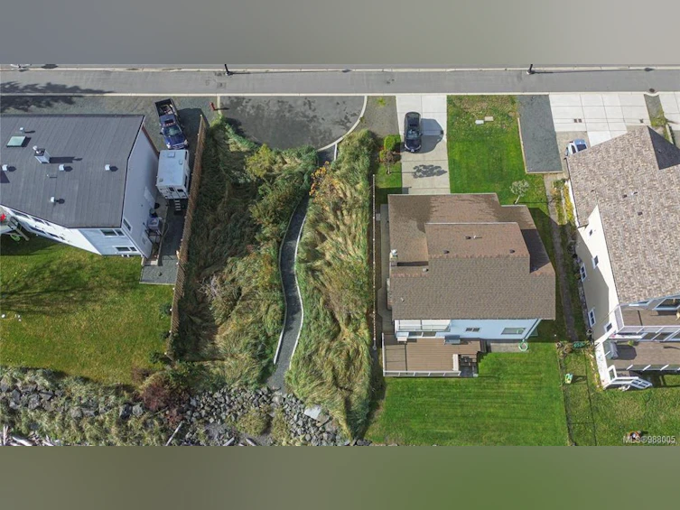 1081 S Island Highway, Campbell River, BC, V9W 1B4 - 27