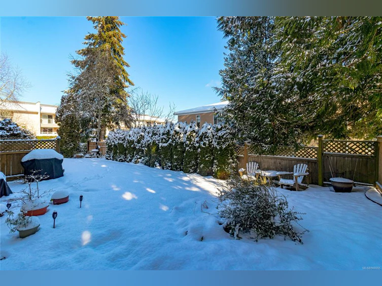 1-129 E Sixth Avenue, Qualicum Beach, BC, V9K 1R2 - 8
