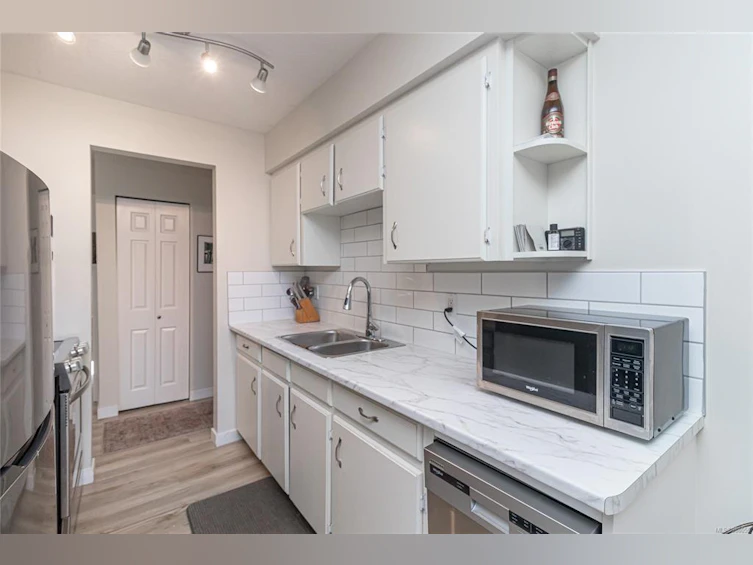 1-129 E Sixth Avenue, Qualicum Beach, BC, V9K 1R2 - 22