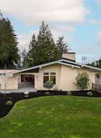 1936 Llewellyn Place