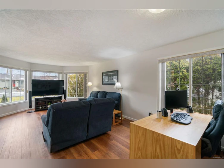 71 Magnolia Drive, Parksville, BC, V9P 2P6 - 3