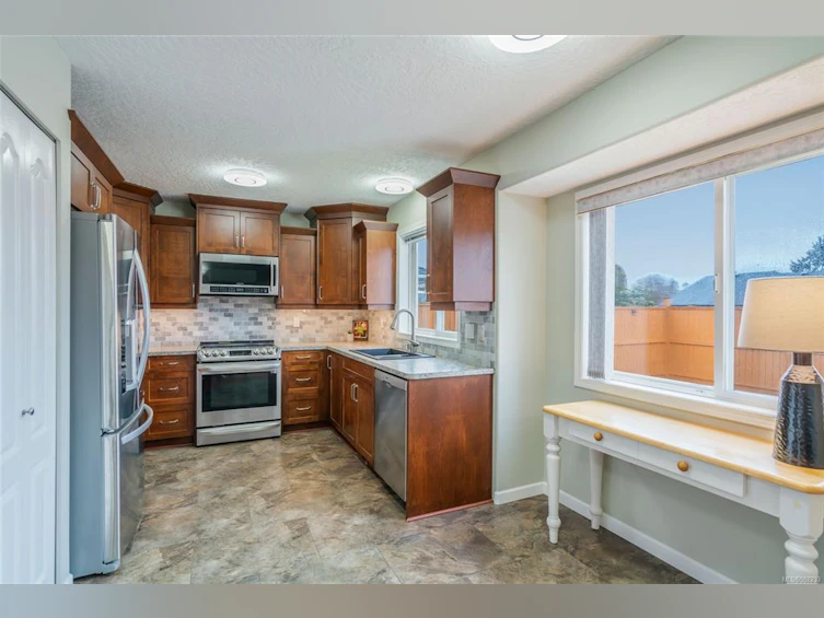 71 Magnolia Drive, Parksville, BC, V9P 2P6 - 4