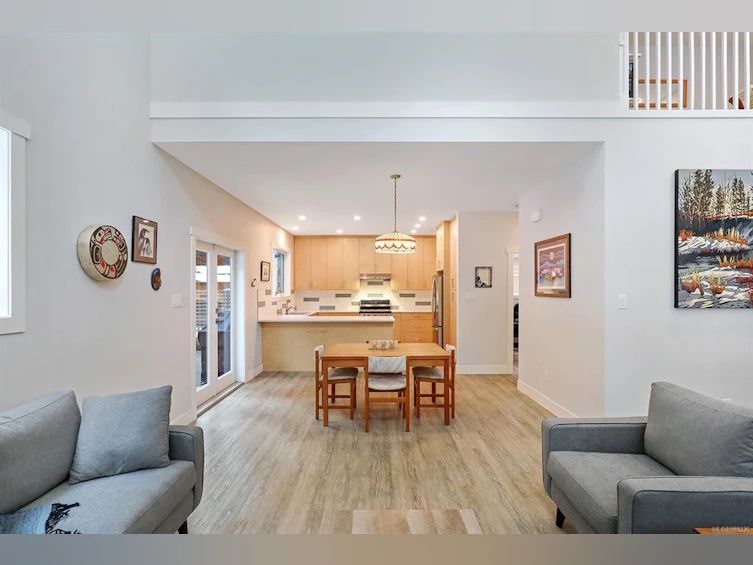 383 Ships Point Road, Fanny Bay, BC, V0R 1W0 - 9