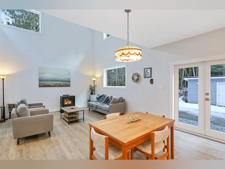 383 Ships Point Road, Fanny Bay, BC, V0R 1W0 - 12