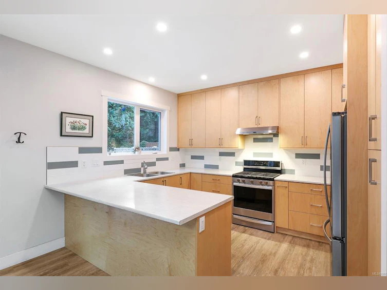 383 Ships Point Road, Fanny Bay, BC, V0R 1W0 - 14
