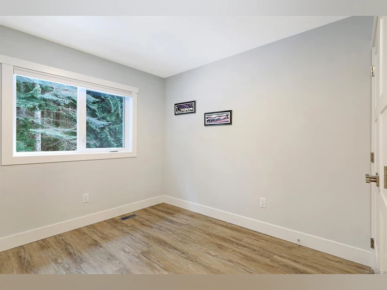 383 Ships Point Road, Fanny Bay, BC, V0R 1W0 - 32
