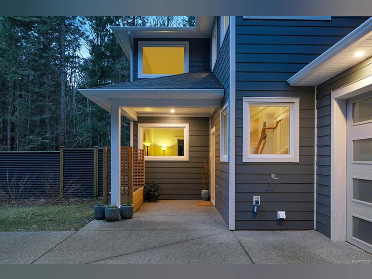 383 Ships Point Road, Fanny Bay, BC, V0R 1W0 - 4