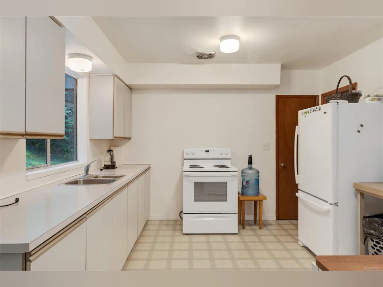 570 Waugh Road, Mayne Island, BC, V0N 2J1 - 15