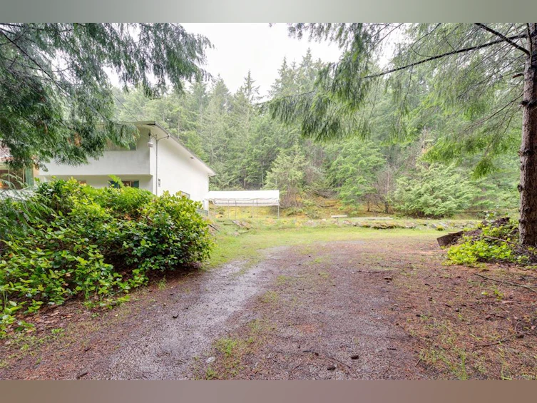 570 Waugh Road, Mayne Island, BC, V0N 2J1 - 40