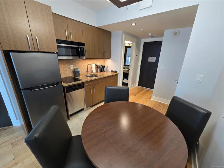 A516-810 Humboldt Street, Victoria, BC, V8V 5B1 - 10
