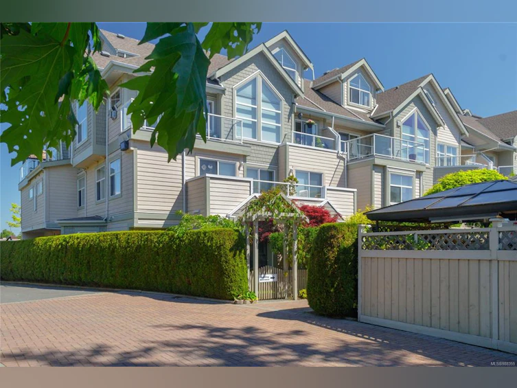 107-2250 James White Boulevard, Sidney, BC, V8L 1Z4 - 3