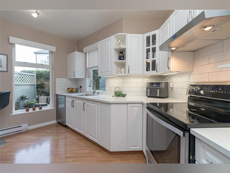 107-2250 James White Boulevard, Sidney, BC, V8L 1Z4 - 15