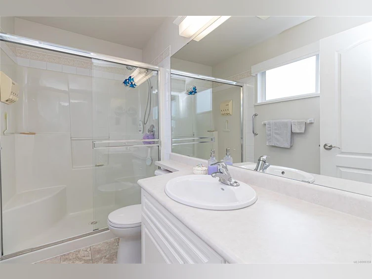 107-2250 James White Boulevard, Sidney, BC, V8L 1Z4 - 20