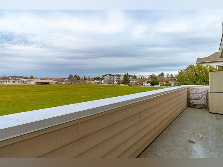 107-2250 James White Boulevard, Sidney, BC, V8L 1Z4 - 27