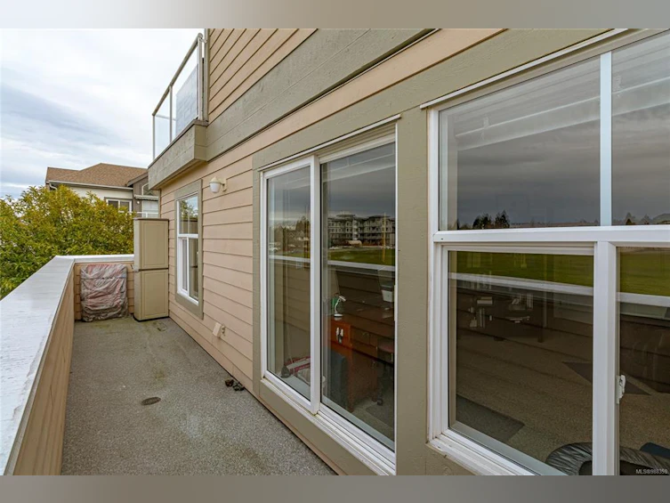 107-2250 James White Boulevard, Sidney, BC, V8L 1Z4 - 28