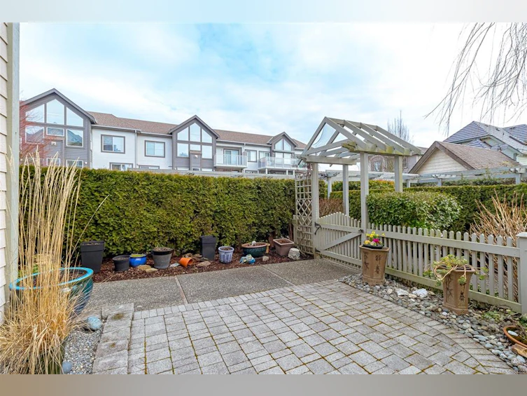 107-2250 James White Boulevard, Sidney, BC, V8L 1Z4 - 35