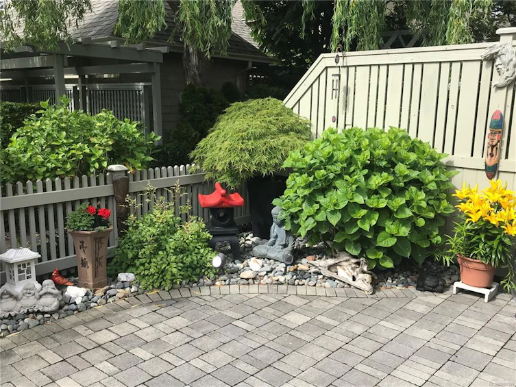 107-2250 James White Boulevard, Sidney, BC, V8L 1Z4 - 44
