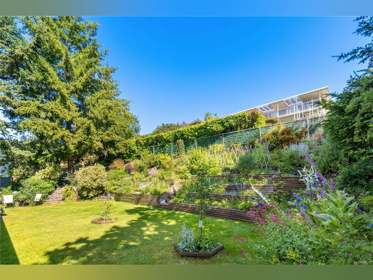 3335 Stephenson Point Road, Nanaimo, BC, V9T 1K3 - 8