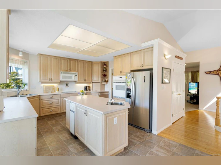 3335 Stephenson Point Road, Nanaimo, BC, V9T 1K3 - 23