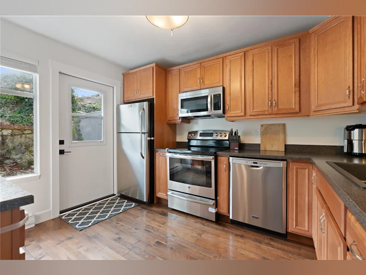 5-3993 Columbine Way, Saanich, BC, V8Z 6Z2 - 5