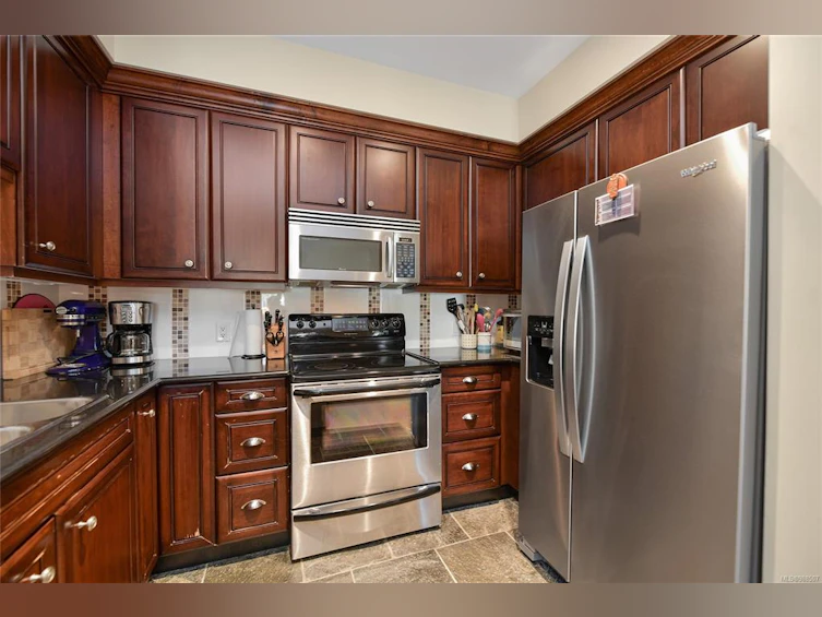 220-1325 Bear Mountain Pkwy, Langford, BC, V9B 6T8 - 6