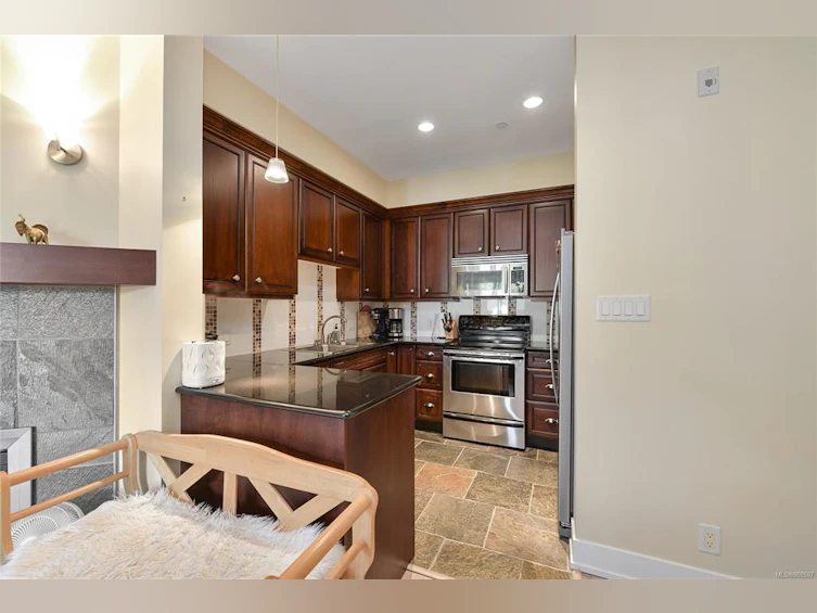 220-1325 Bear Mountain Pkwy, Langford, BC, V9B 6T8 - 7