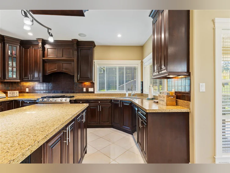 2032 Troon Court, Langford, BC, V9B 6R6 - 7
