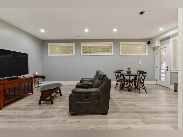 2032 Troon Court, Langford, BC, V9B 6R6 - 43