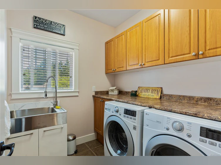 2032 Troon Court, Langford, BC, V9B 6R6 - 50