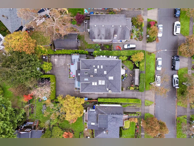 1330 Minto Street, Victoria, BC, V8S 1P4 - 2