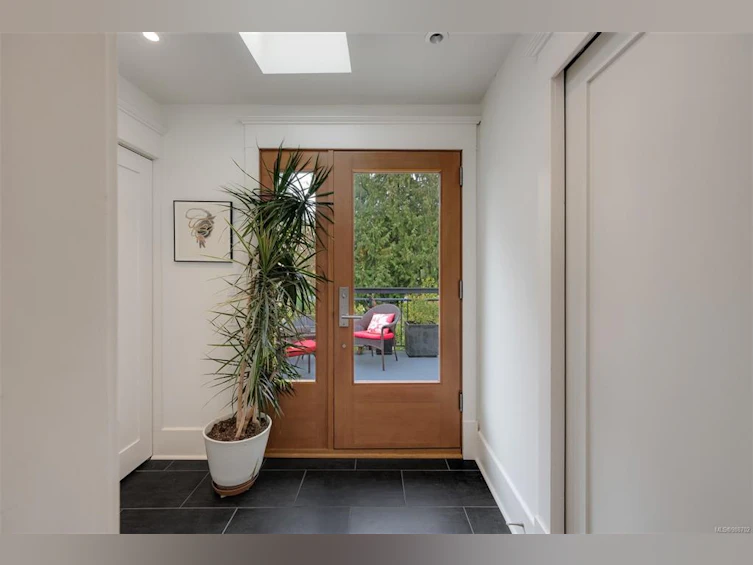 1330 Minto Street, Victoria, BC, V8S 1P4 - 9