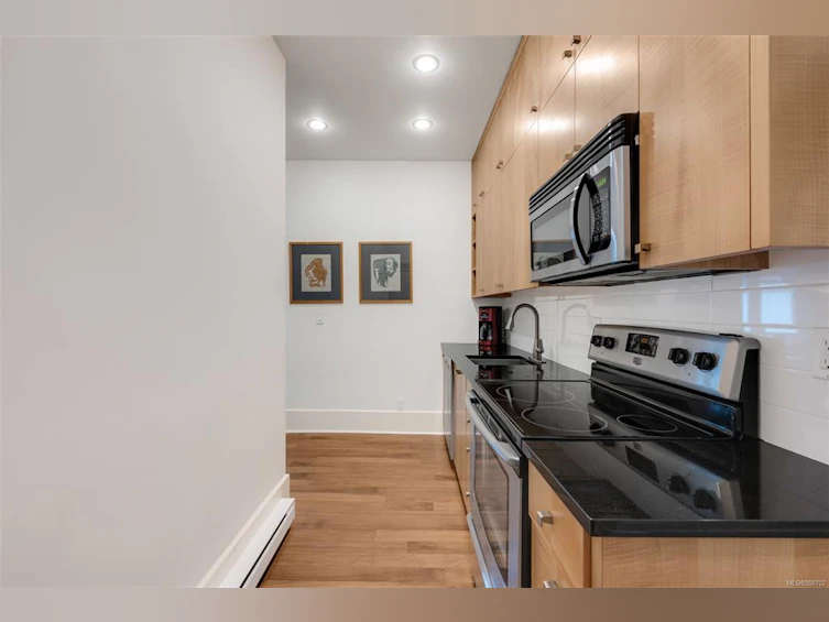 1330 Minto Street, Victoria, BC, V8S 1P4 - 52
