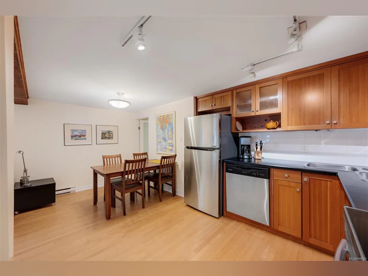 1330 Minto Street, Victoria, BC, V8S 1P4 - 73