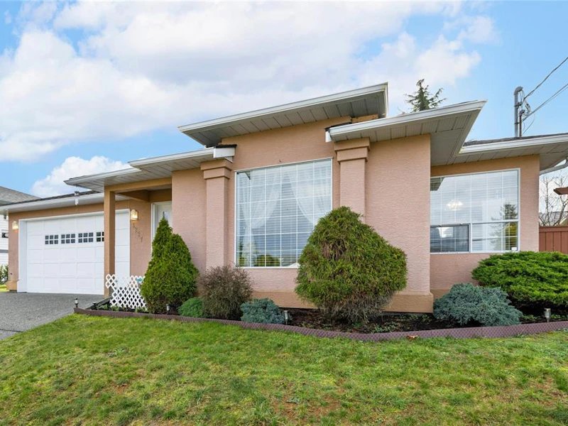 6237 Dover Road, Nanaimo BC V9V 1L5