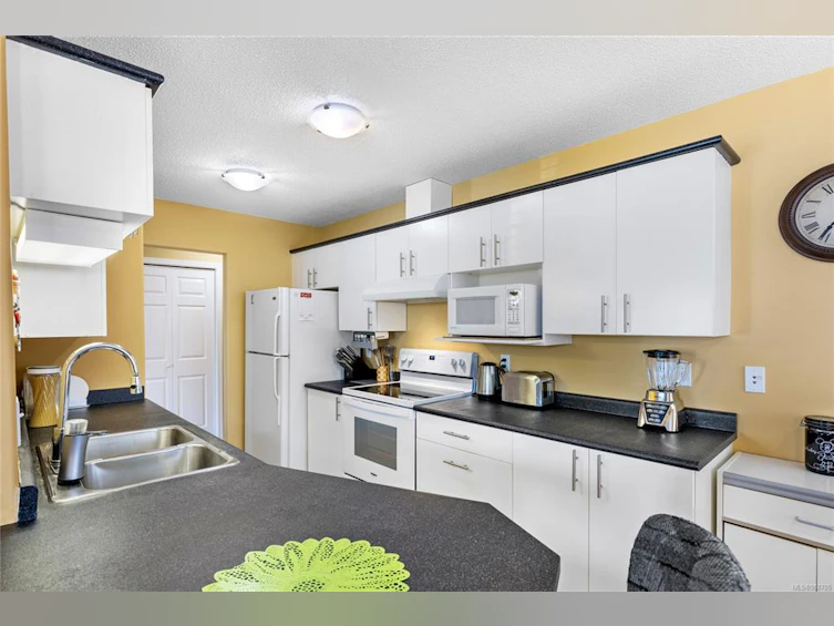 6237 Dover Road, Nanaimo, BC, V9V 1L5 - 13