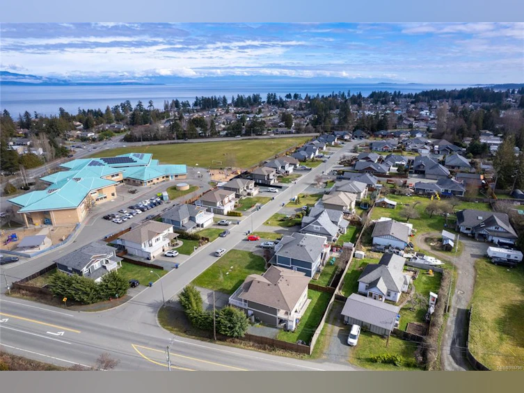 998 Sanika Close, French Creek, BC, V9P 0B8 - 11