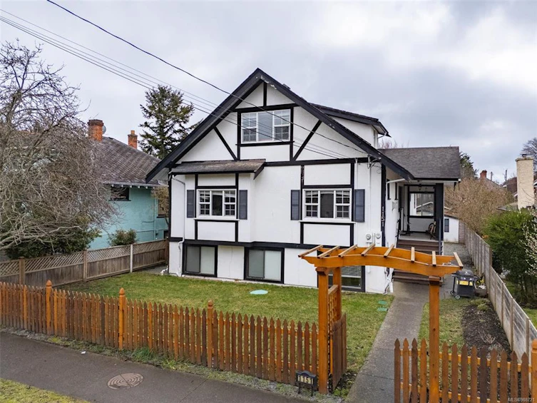 1151 Oxford Street, Victoria, BC, V8V 2V2 - 2
