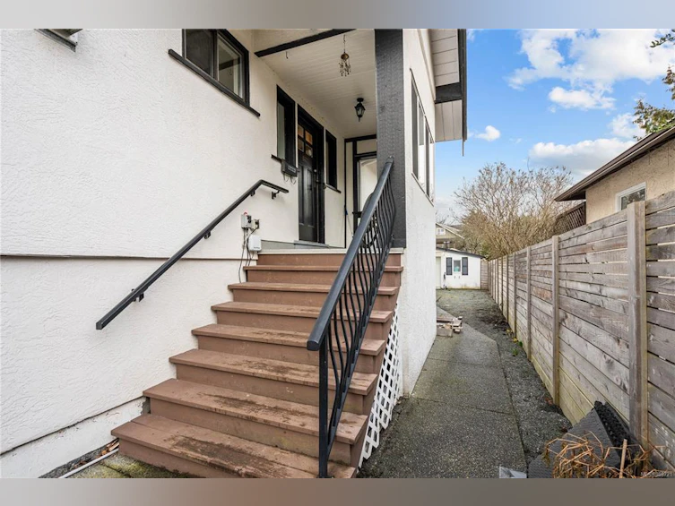 1151 Oxford Street, Victoria, BC, V8V 2V2 - 5