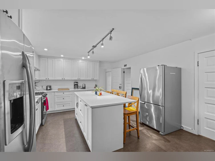1151 Oxford Street, Victoria, BC, V8V 2V2 - 18