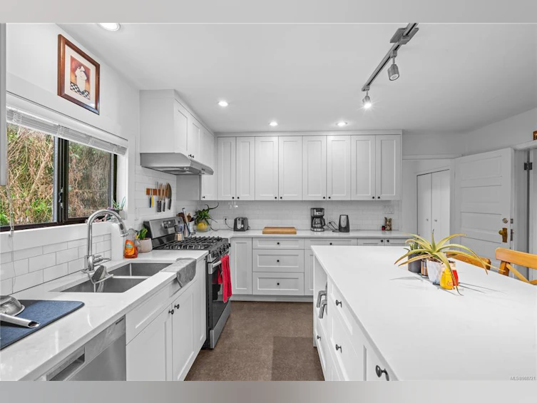 1151 Oxford Street, Victoria, BC, V8V 2V2 - 20