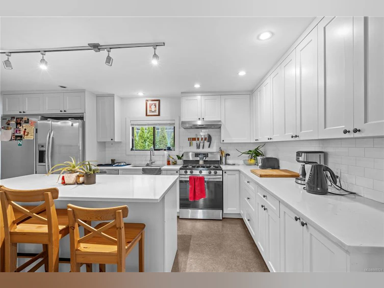 1151 Oxford Street, Victoria, BC, V8V 2V2 - 23