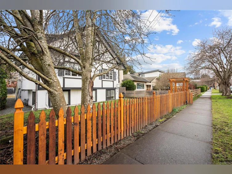 1151 Oxford Street, Victoria, BC, V8V 2V2 - 73