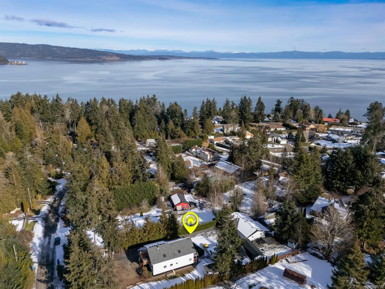 91 Bald Eagle Crescent, Bowser/Deep Bay, BC, V0R 1G0 - 2