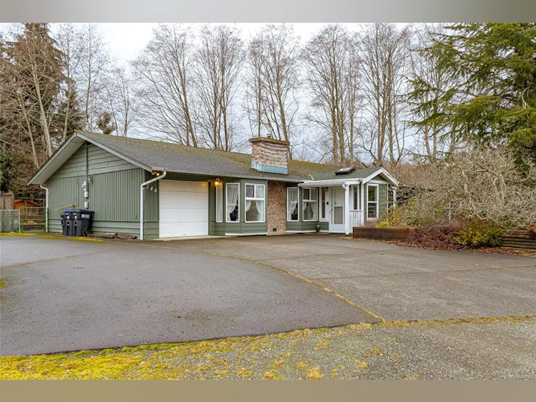 244 Hembrough Road, Bowser/Deep Bay, BC, V0R 1G0 - 2