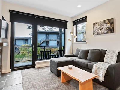 2202-596 Marine Drive - 4