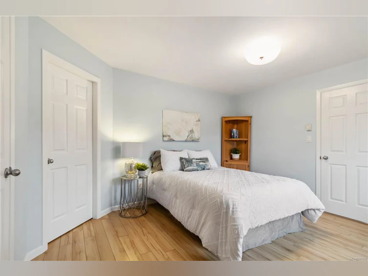 122 W Maddock Avenue, Saanich, BC, V9A 1G1 - 13